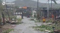 Dia mengatakan kehancuran terburuk tampak di daerah kumuh berupa gubuk-gubuk logam dan bangunan informal yang menjadi ciri sebagian besar wilayah Mayotte. (REUTERS/French Civil Security)  