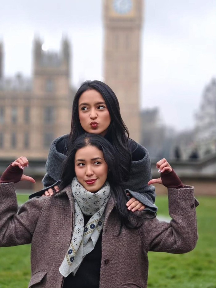 Alifiya dan Neishia, dua putri Dede Yusuf.