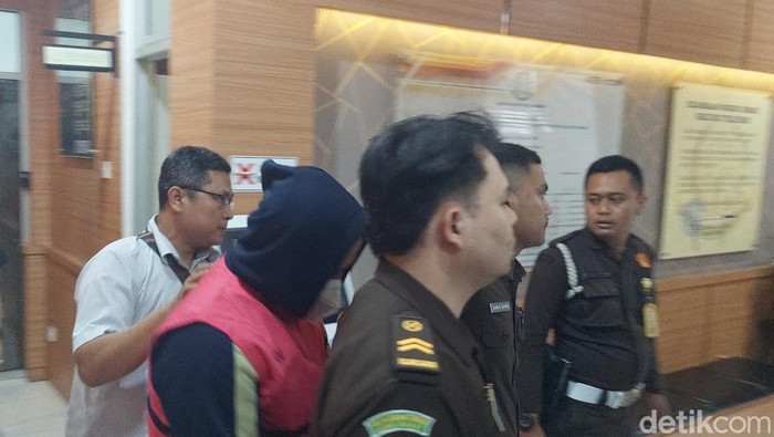 R, ASN Pemkot Cimahi yang Jadi Tersangka Kasus Korupsi
