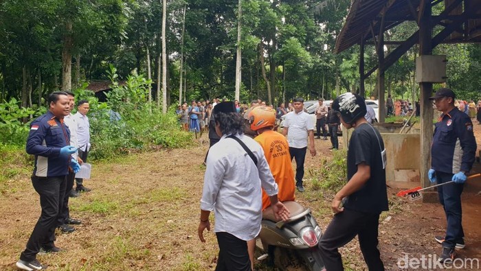 Reka ulang pembunuhan mahasiswi Universitas Trunojoyo Madura dibakar di Bangkalan peragakan 34 adegan.