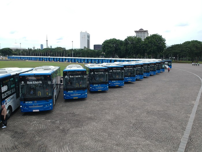 Transjakarta operasikan 90 bus listrik high deck dari SAG