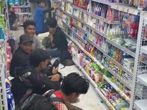 Video: Polisi Benarkan Kejadian Viral Komunitas Motor Piknik di Minimarket