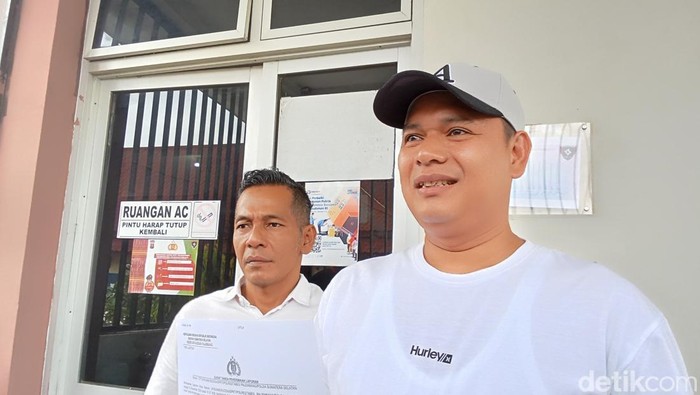 Warga Palembang laporkan OTK usai difitnah sebagai bandar narkoba hingga didatangi polisi.