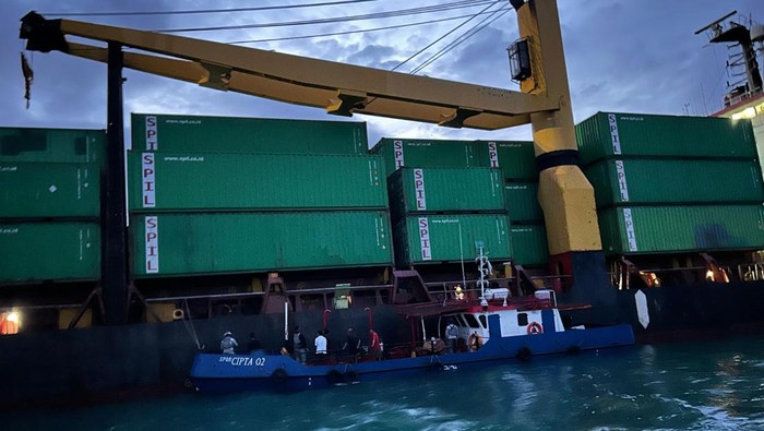 Bakamla gagalkan transaksi BBM ilegal di perairan Batam.(Foto: Dok Bakamla RI)