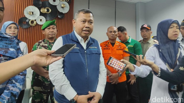 Bandara Sultan Mahmud Badaruddin (SMB) II Palembang memastikan kesiapannya mengantisipasi cuaca buruk, selama momen Natal dan tahun baru (Nataru). Eksekutif General Manager SMB II Palembang, R Iwan Inaya mengatakan pihaknya memastikan soal kelancaran penerbangan.