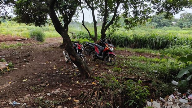 Barang bukti judi sabung ayam di Gunung Putri, Bogor