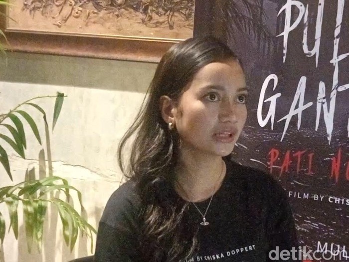 Bulan Sofya saat ditemui di jumpa pers film Pulung Gantung pada Selasa (17/12/2024). Bulan Sofya saat ditemui di jumpa pers film Pulung Gantung pada Selasa (17/12/2024).