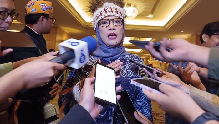 Pemerintah Indonesia menargetkan bauran energi baru terbarukan atau EBT mencapai 23 persen pada 2025. Meski sulit upaya untuk itu terus dikejar.