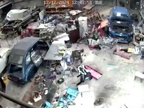 Video Rekaman CCTV Saat Gempa Dahsyat M 7,3 Guncang Vanuatu