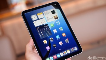Tablet ini dilengkapi dengan layar Liquid Retina berukuran 8,3 inch, yang menawarkan kualitas visual yang tajam dan warna yang hidup. Foto: Adi Fida Rahman/detikINET
