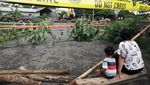Jembatan di Tulungagung Patah Gegara Eceng Gondok