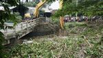 Jembatan di Tulungagung Patah Gegara Eceng Gondok