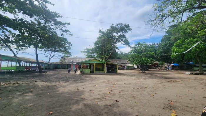 Kampung Pantai Wisata Katapang Condong