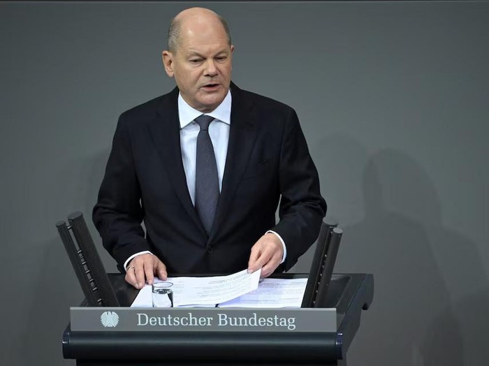 German Chancellor Olaf Scholz delivers remarks on the day of a confidence vote called to pave the way for a snap election, at the German lower house of Parliament Bundestag in Berlin, Germany, December 16, 2024. REUTERS/Annegret Hilse Purchase Licensing Rights