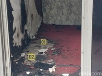 Kondisi Pos Polisi Gentong Tasik yang Dirusak, Jendela Hancur