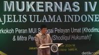 Wapres ke-13 sekaligus Ketua Dewan Pertimbangan MUI, Maruf Amin, hingga Menteri Agama Nasaruddin Umar hadir dalam acara tersebut.  