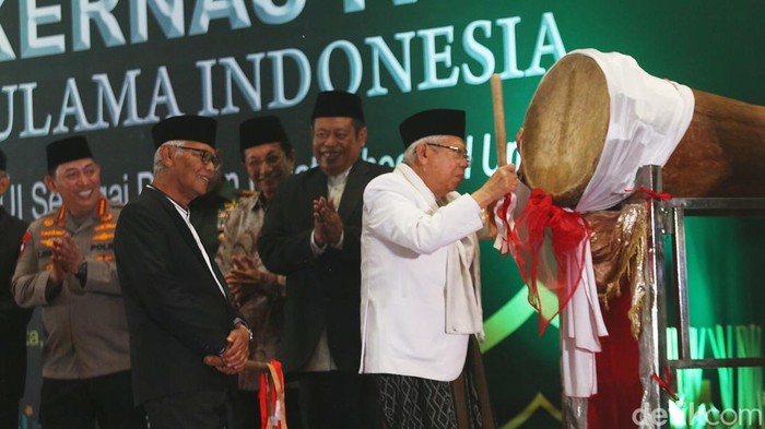 Ma'ruf Amin Buka Mukernas IV MUI Majelis Ulama Indonesia (MUI) menggelar Musyawarah Kerja Nasional (Mukernas) IV 2024. Acara itu dibuka Wapres ke-13 Ma'ruf Amin.