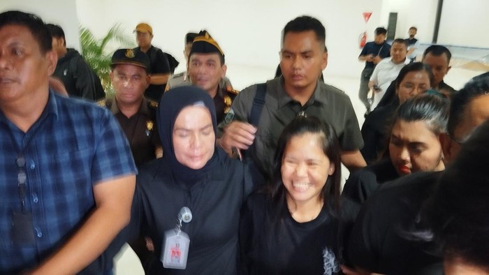 Mary Jane di Bandara Soekarno Hatta