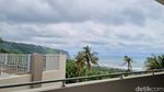 Pesona Masjid Al Afiyah Asad Humam dengan View Langsung ke Laut