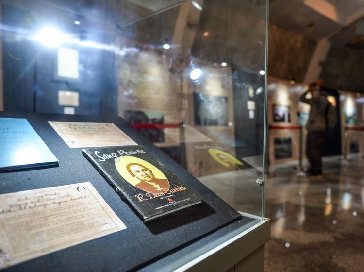 Mengenang Perjuangan Pahlawan Nasional Dewi Sartika Lewat Pameran di Bandung