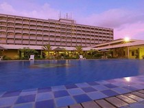 10 Rekomendasi Hotel untuk Liburan Akhir Tahun di Padang
