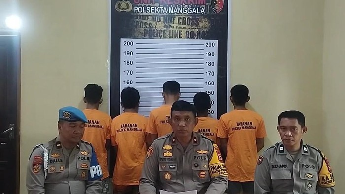 Pelaku pembusuran warga di Makassar.