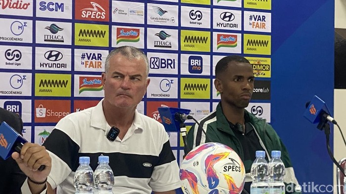 Jumpa pers PSS Sleman usai mengalahkan PSIS Semarang di Stadion Manahan, Solo, Selasa (17/12/2024).