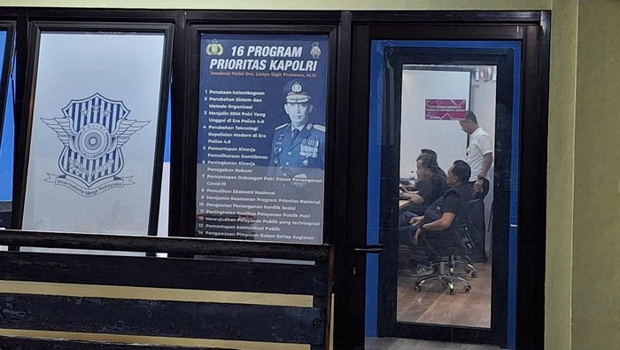 Pemeriksaan mahasiswi koas dan ibunya oleh Polda Sumsel.