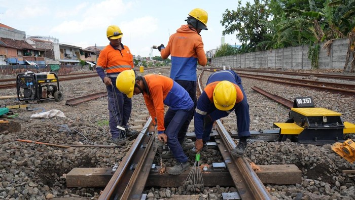 perawatan jalur ka jelang libur nataru 2025