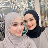 Postingan foto OOTD Faby memakai hijab langsung mendapatkan banjir komentar dari warganet. Moga bener istiqomah yaaa, ucap pengguna Instagram @elgiaja. Tambah cuaaantikkk🔥🔥🔥👏, puji akun @juwita110708. Ka Feby cantik banget pake hijab.. timpal akun @amye.amyee8991. Foto: Dok. Instagram @fabymarcelia.