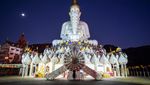 Keindahan Lima Patung Buddha di Puncak Thailand