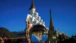 Keindahan Lima Patung Buddha di Puncak Thailand