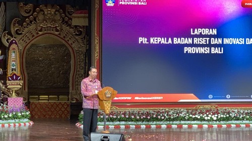Plt Brida Bali, I Wayan Wiasthana Ika Putra, di Art Center, Denpasar, Selasa (17/12/2024). Pemprov Bali memberikan 106 sertifikat kekayaan intelektual ke budayawan, akademikus, desainer, hingga UMKM.