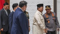 Selanjutnya, Prabowo akan menghadiri Konferensi Tingkat Tinggi (KTT) D-8 di Kairo. Prabowo mengatakan kunjungan ini menjadi acara kenegaraan Presiden Indonesia ke Mesir pertama sejak tahun 2013.