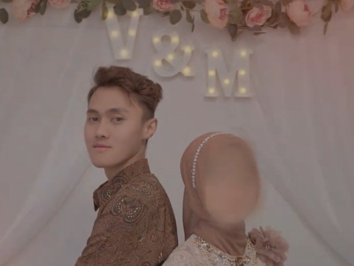 Pria ini curhat pasangannya malah memilih ingin menikah dengan pria lain, padahal keduanya sudah menggelar acara lamaran. Postingan tersebut langsung viral di TIkTok.