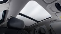 Proton e.MAS 7 dibekali panoramic sunroof. Foto: Dok. Proton