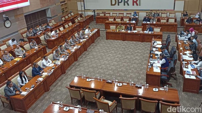 Rapat audiensi Komisi III DPR RI, Selasa (17/12/2024). (Firda Cynthia Anggrainy/detikcom).