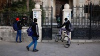 Sekolah-sekolah di Damaskus dibuka kembali untuk para siswa pada Minggu (15/12), seminggu setelah Bashar al-Assad digulingkan oleh pejuang Islam Suriah.