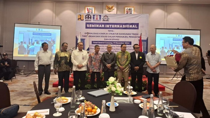 Seminar internasional yang diadakan oleh Akselerasi Seluruh Pemborongan Konstituen Indonesia (Aspekindo)
