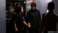 Warga negara Filipina terpidana mati kasus narkotika Mary Jane Veloso keluar dari Lapas Perempuan Kelas IIA Pondok Bambu di Jakarta, Selasa (17/12/2024). Grandyos Zafna/detikcom