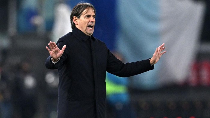 ROME, ITALY - DECEMBER 16: Simone Inzaghi coach of FC Internazionale reacts during the Serie match between SS Lazio and FC Internazionale at Stadio Olimpico on December 16, 2024 in Rome, Italy. (Photo by Image Photo Agency/Getty Images)