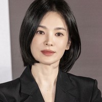 Dark Nuns merupakan sekuel dari film box office, The Priests yang tayang pada tahun 2015. Penggemar dapat menantikan transformasi Song Hye Kyo sebagai biarawati di bioskop mulai tanggal 24 Januari 2025. Foto: dok. Instagram @kyo1122