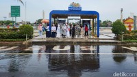 Air mulai surut pada pukul 11.00 WIB.