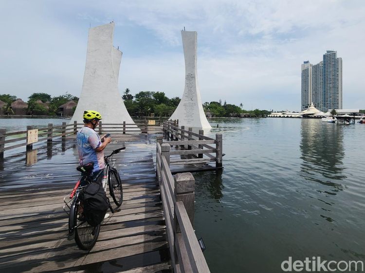 Tempat Wisata Ancol Terdampak Banjir Rob