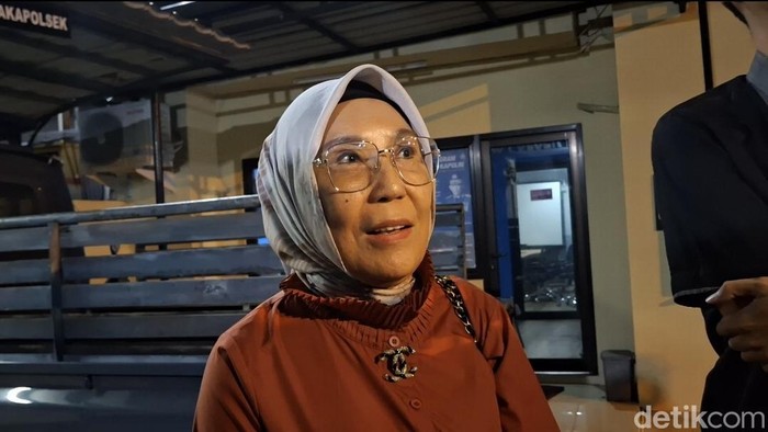 Titis Rachmawati, kuasa hukum Lady dan ibunya