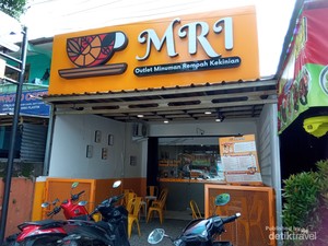 Ini Tempat Nongkrongnya Remaja Jompo di Bandung