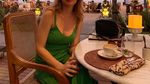 Pose Valentine Payen, Istri Ario Bayu saat Ngopi di Prancis