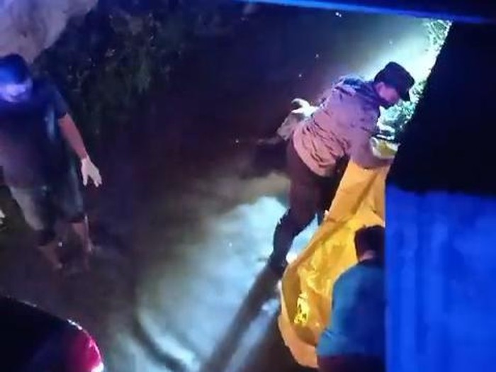 Warga Bojonegoro tewas tertabrak KA Dharmawangsa Ekspres