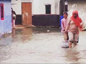 Kisah Tubagus Kehilangan Mata Pencaharian Akibat Rob di Karawang