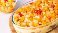 Perayaan Natal di Filipina semakin meriah dengan kehadiran kue Crema de Fruta. Kue ini konsepnya fruitcake dengan sponge cake dan tambahan jelly. Foto: Site/Pool